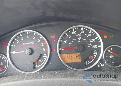 2011 Nissan Pathfinder Silver z USA, uszkodzony, nr VIN 5N1AR1NN7BC615095